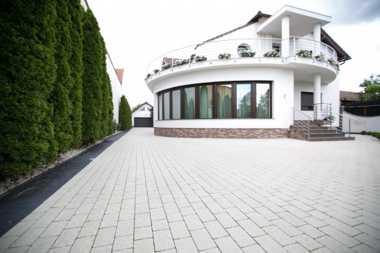 Alee si acces auto, pavele Rustic Clasic, culoare Alb-crem 