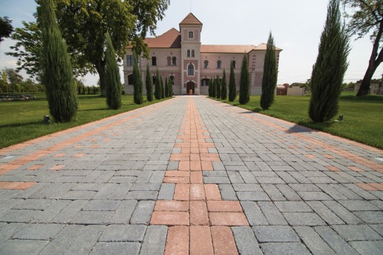 Conac Martinutzi, Vintu de Jos, pavele Rustic, Dreptunghi, Patrat