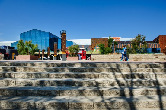 Park Lake Mall, Bucuresti, pavele Antico P6, Blocuri de zid, Dale Tactilo
