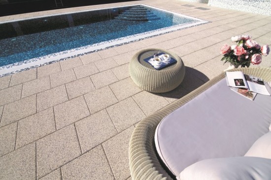Piscina, pavele Umbra P4, culoare Alb-Crem