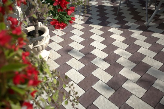 Curte, alei, terasa, pavele Rustic Clasic. culoare Maro si Alb-Crem