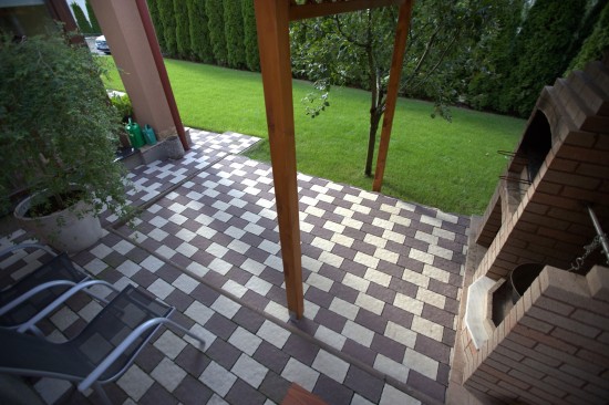 Curte, alei, terasa, pavele Rustic Clasic. culoare Maro si Alb-Crem