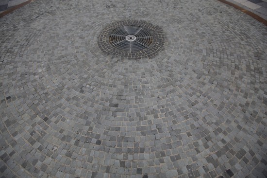 Parcul Unirii din Alba Iulia, pavele Umbra P4, Piatra Andezit, Borduri