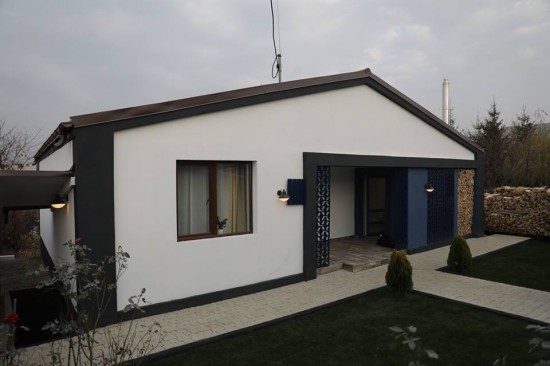 Alei si terasa curte, pavele Maris, culoare Alb-Crem si Elemente de treapta, culoare Alb-Crem
