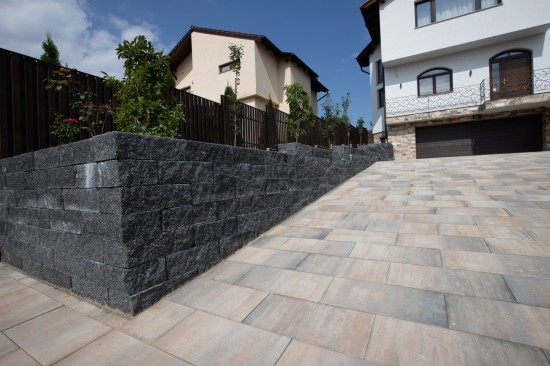 Amenajare curte pavele Cortina D7, Decora dolomit, palisade, blocuri de zid, elemente de treaptă Siena