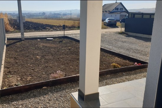 Amenajare curte pavaj Urbana D2, jardinieră Combi, câștigător concurs 