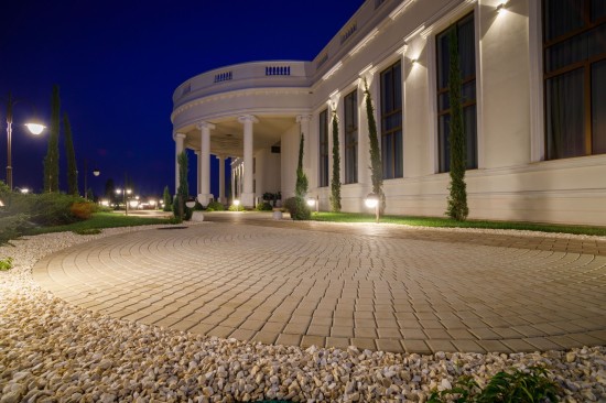 Centru evenimente, Coroana Events, Iasi, pavele Fantasia, nuanta cafe, Patrat P6, nuanta alb-crem