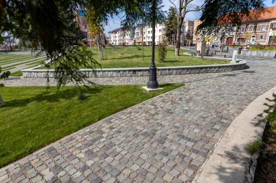 Centru orasului Orastie, Piatra cubica