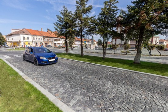 Centru orasului Orastie, Piatra cubica
