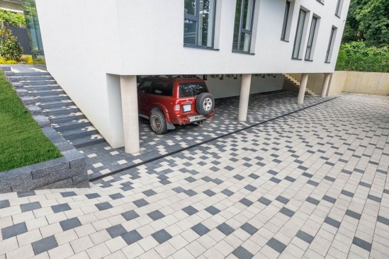 Curte si zona acces, Clinica stomatologica, Cluj-Napoca, pavele Elfix 2, Patrat P6, Borduri B10, Blocuri zid Siena