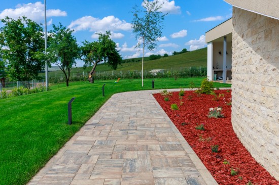 Alei si terasa curte, pavele Decora, Borduri B1, culoare dolomit
