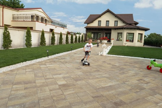 Alei si terasa curte, dale Baroc P9, P10, culoare solado, Focar Quadra, Banci Resto