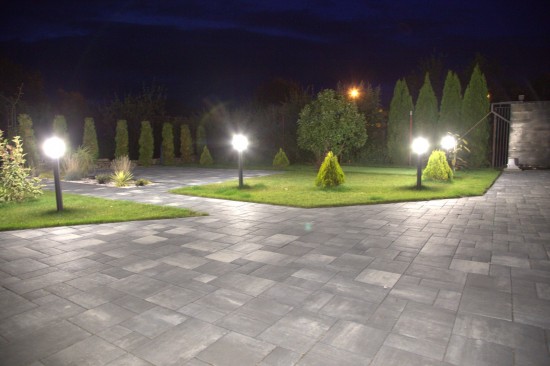 Curte si alei, pavele Decora, culoare tempo, Gard Siena, culoare alb-crem