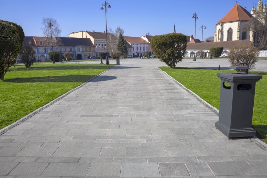 Piata Sebes, Placi andezit fiamate, Borduri bizotate, Piatra cubica 5x5x5 cm sparta
