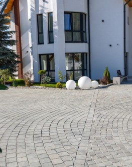 Piatra Cubica Andezit Albini 10/10/4-6 cm, cu o fata taiata